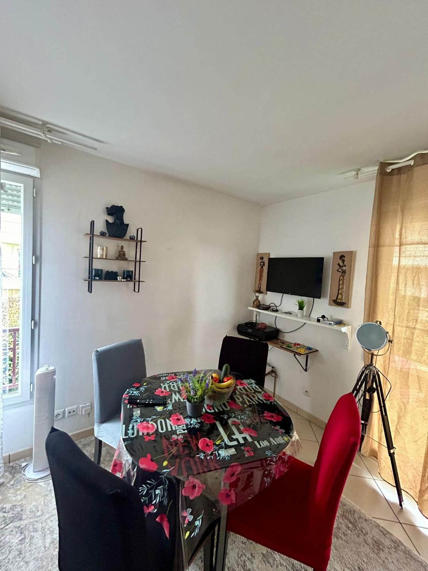 Appartement Heyzie à Pontault-Combault Extérieur photo